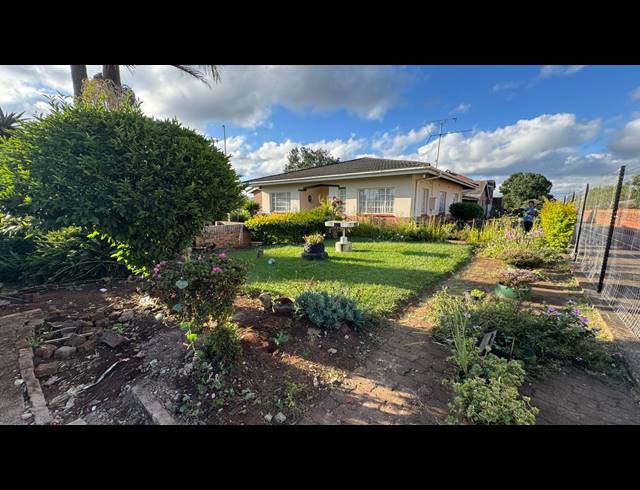 3 BEDROOM HOUSE FOR SALE IN HOWICK WEST